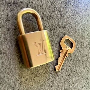 # 301 Louis Vuitton (LV) Brass Lock and key 🔐